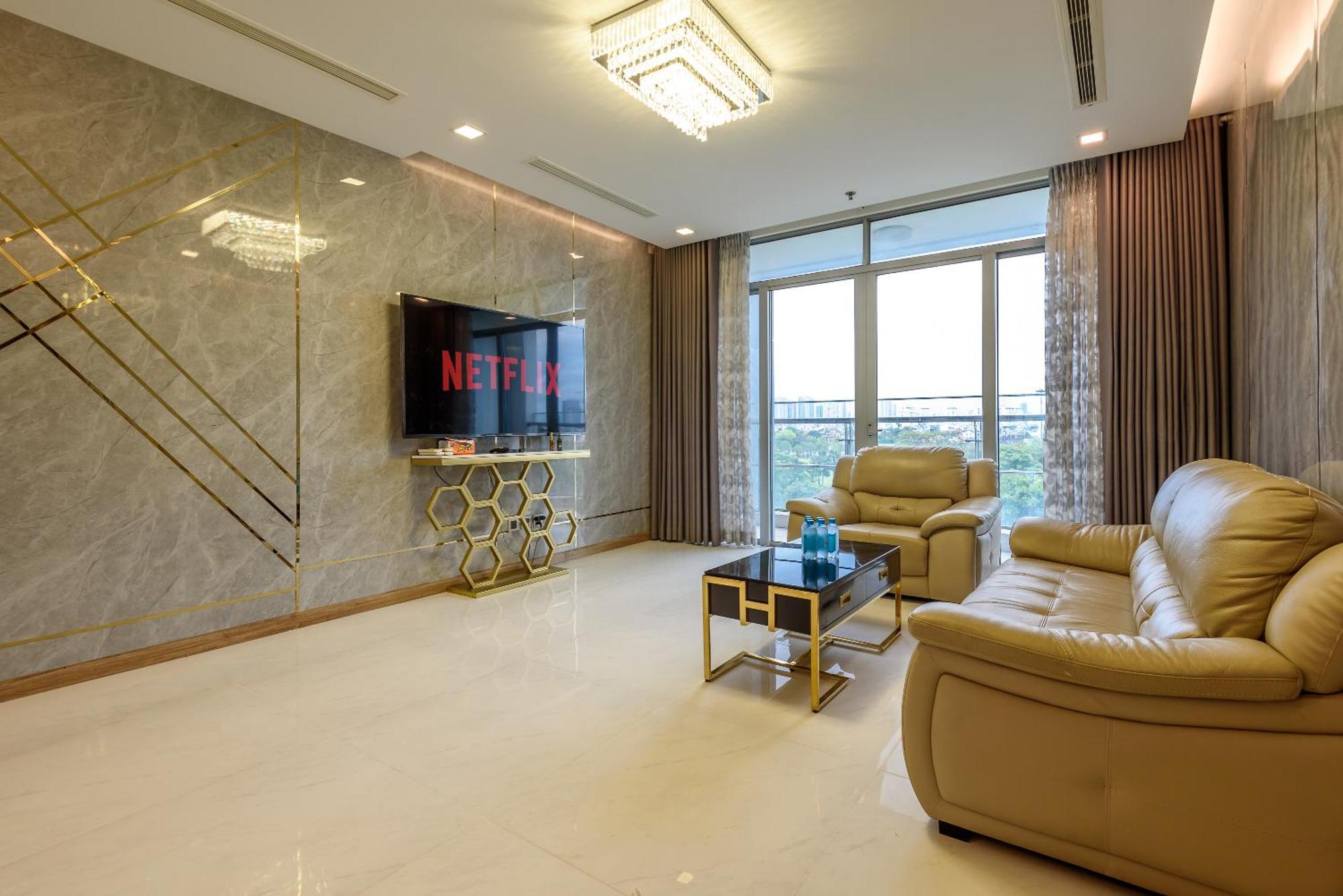 Landmark 81 Vinhomes Christine *