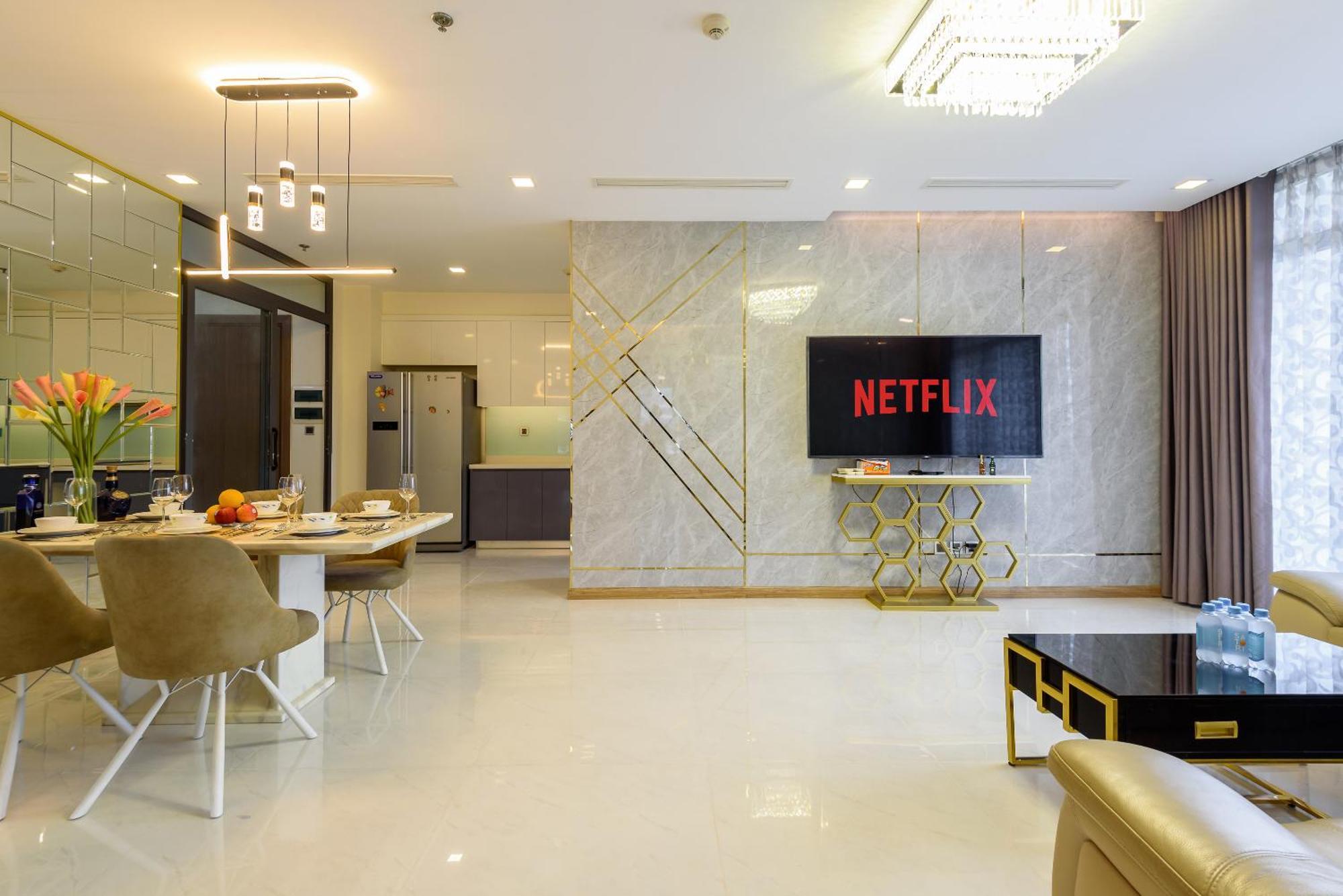 Landmark 81 Vinhomes Christine Bed & Breakfast *